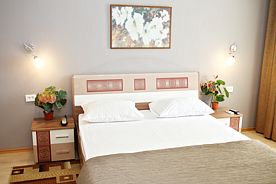 Двухместный номер с 2 комнатами с видом на город двуспальная кровать, Гостиница Анзас, Абакан