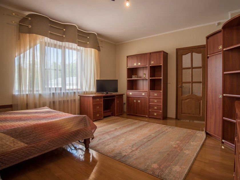 Коттедж 8-местный 5-комнатный 2-этажный