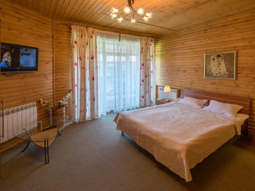 Семейный 6-местный 3-комнатный (№10)