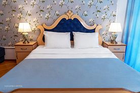 Двухместный номер Deluxe с балконом и с видом на реку двуспальная кровать, Отель Sanapiro Hotel, Кутаиси