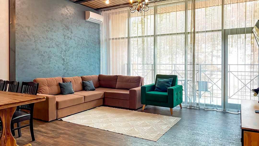 Люкс Представительский 4-местный 3-комнатный (вид на лес)