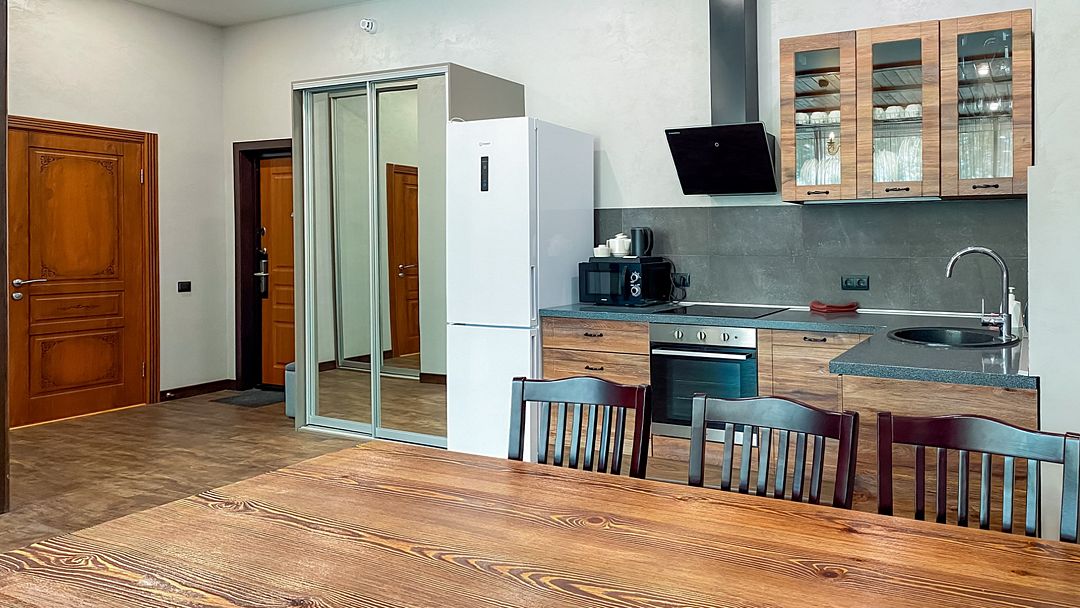 Люкс Представительский 4-местный 3-комнатный (вид на лес)