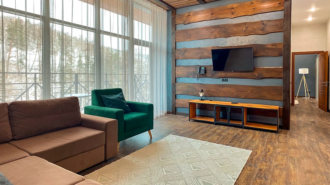 Люкс Представительский 4-местный 3-комнатный (вид на лес)