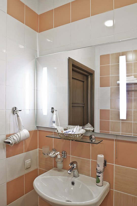 Джуниор сюит 2-местный 2-комнатный (корпус 3)