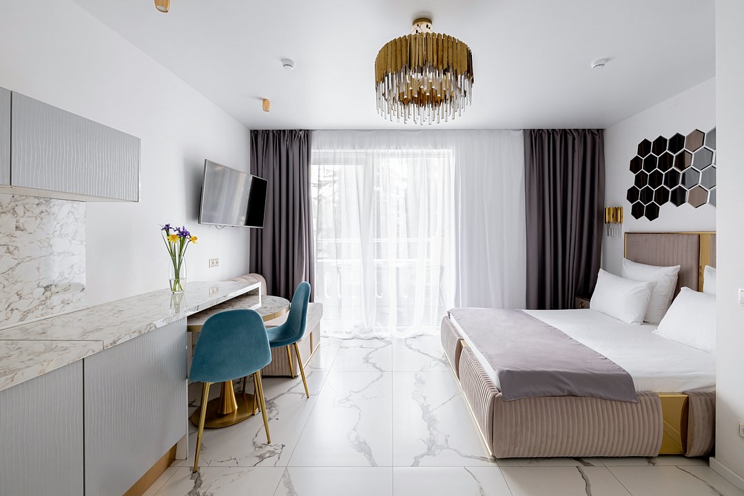 Делюкс 2-местный (видовой, с балконом и террасой)