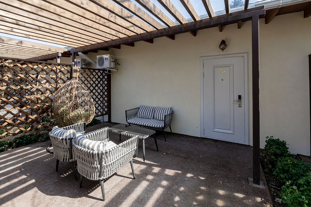 Делюкс 2-местный (видовой, с балконом и террасой)