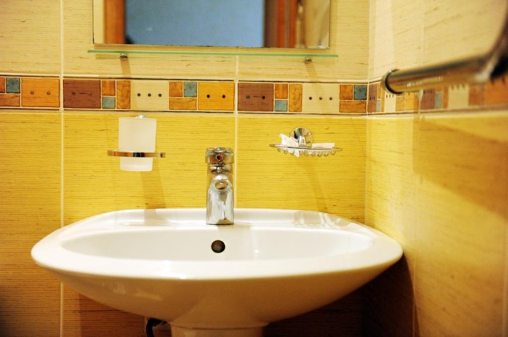 Место с подселением в 2-местный 1-комнатный (стандартный на перовом этаже)