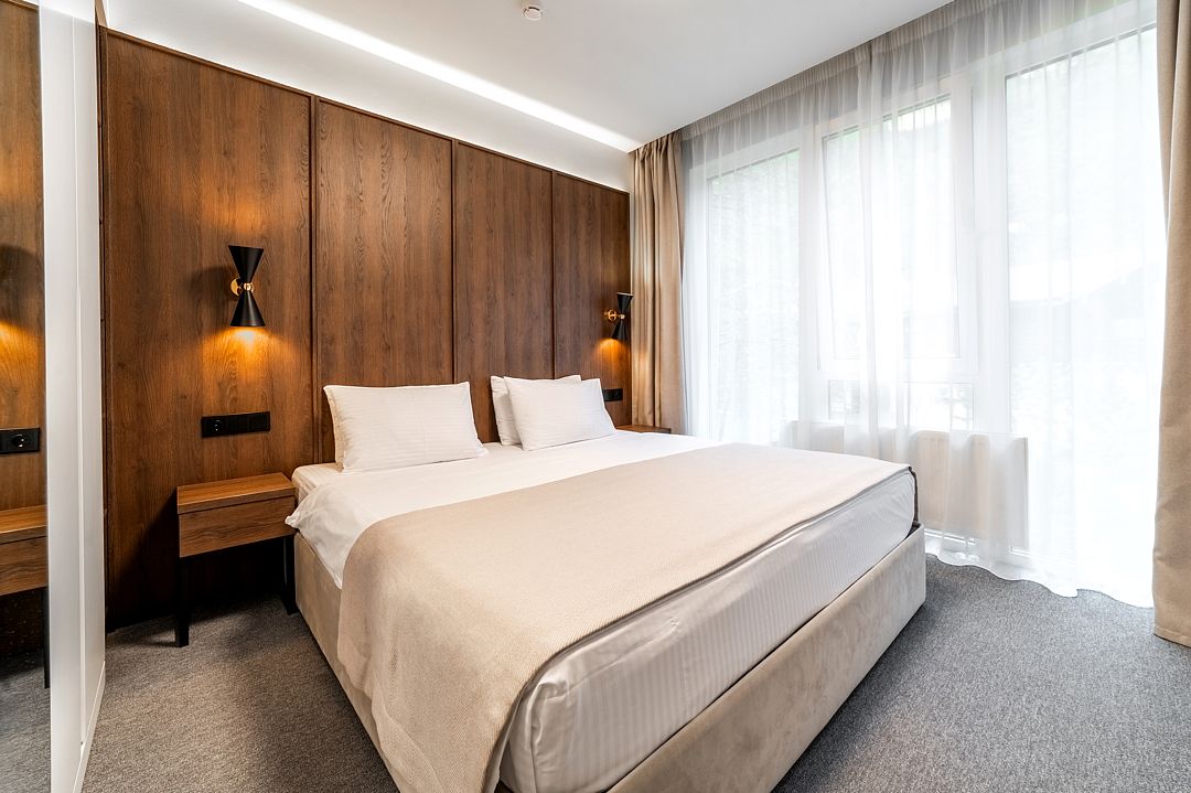 Апартаменты 4-местный 2-комнатный (с балконом)