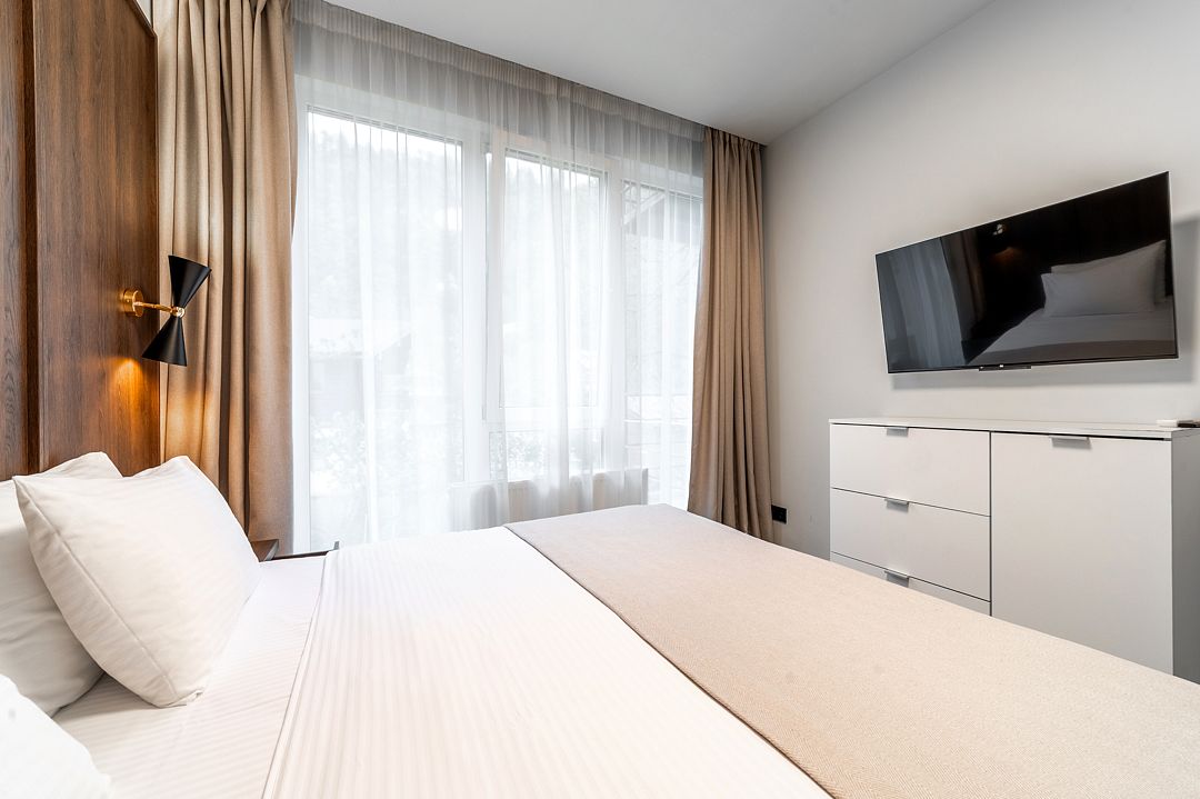 Апартаменты 4-местный 2-комнатный (с балконом)