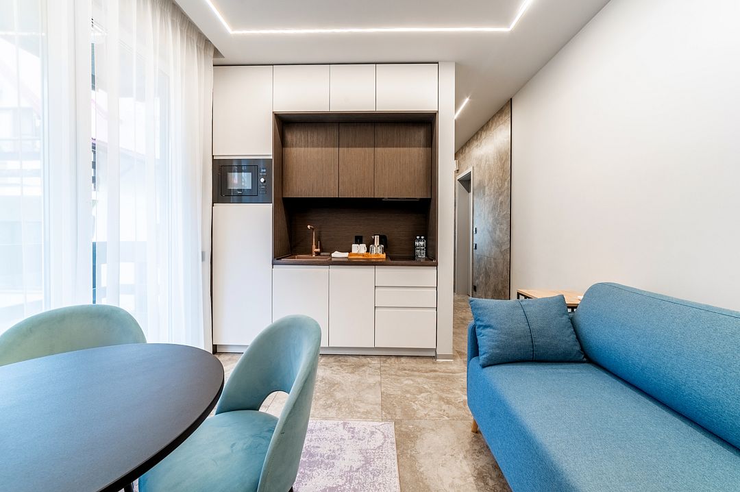 Апартаменты 4-местный 2-комнатный (с балконом)