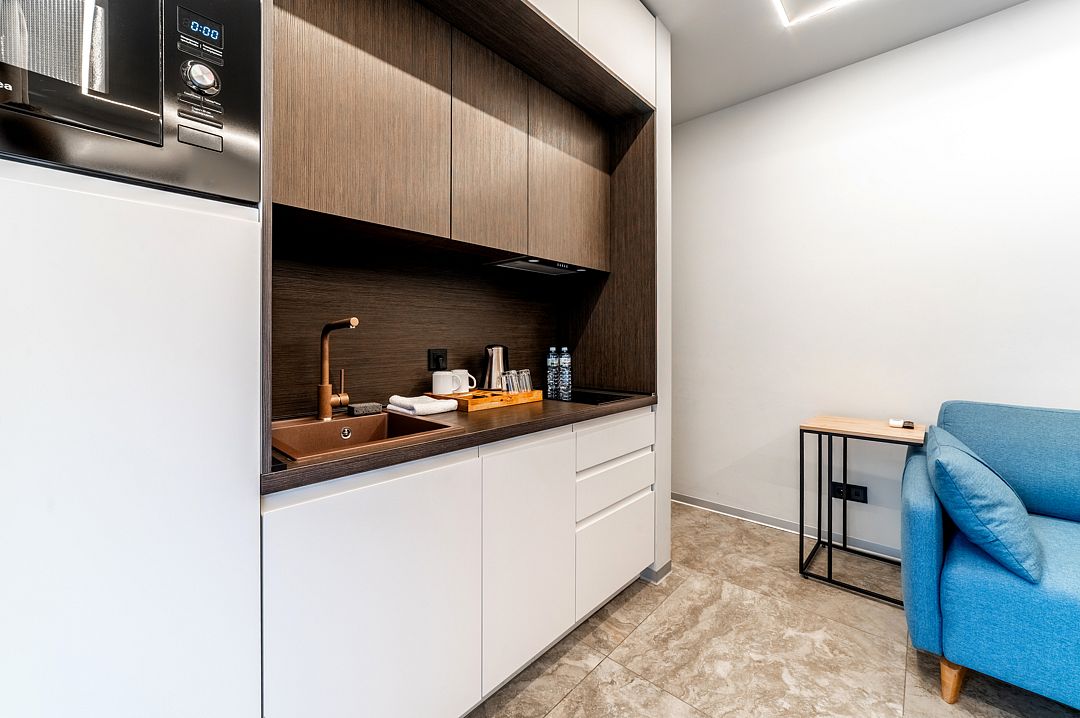 Апартаменты 4-местный 2-комнатный (с балконом)