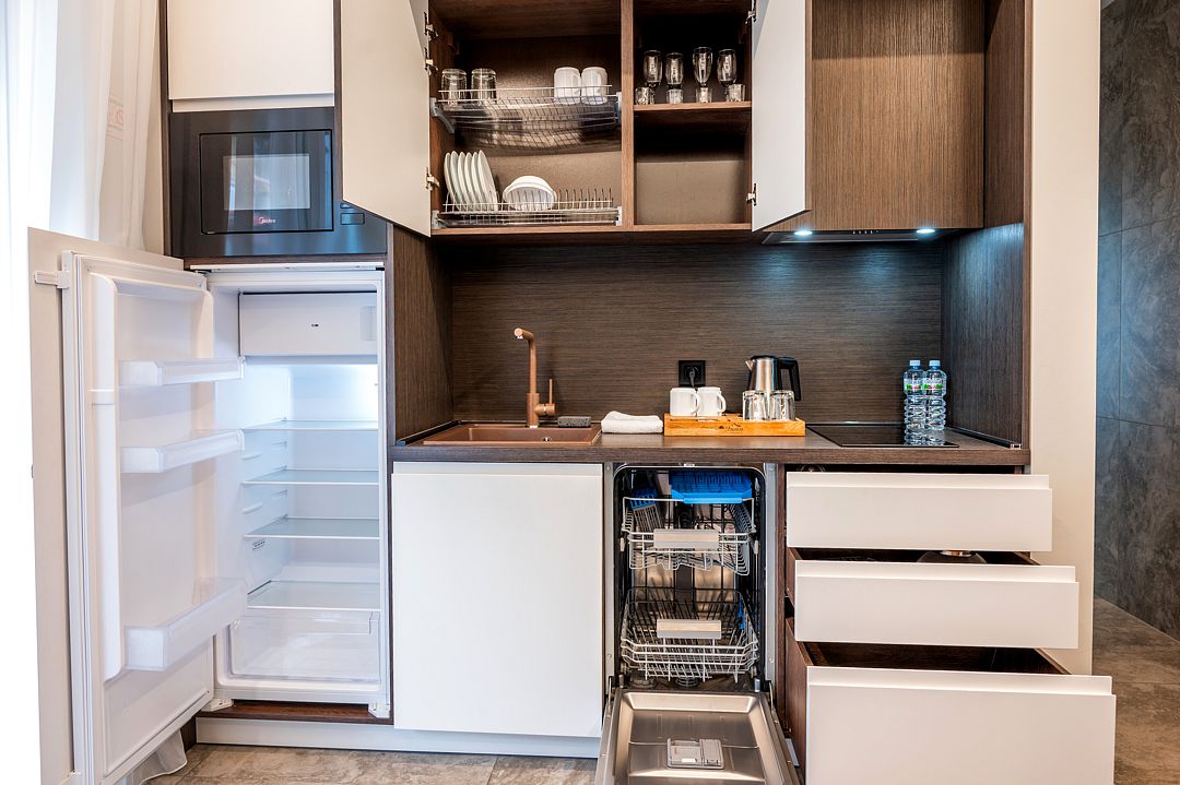 Апартаменты 4-местный 2-комнатный (с балконом)