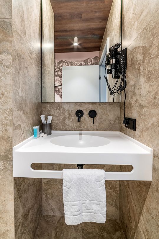 Апартаменты 4-местный 2-комнатный (с балконом)