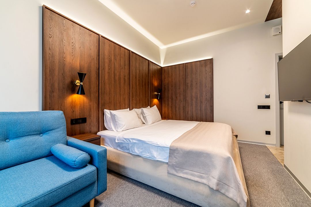 Делюкс 4-местный 1-комнатный (с балконом)