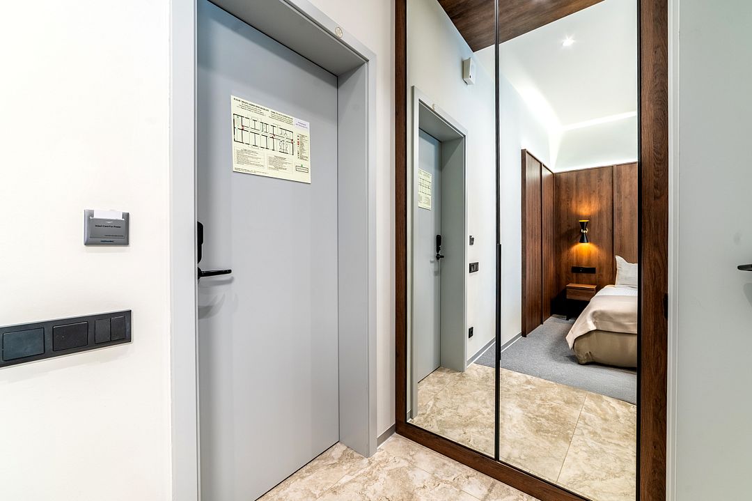 Делюкс 4-местный 1-комнатный (с балконом)