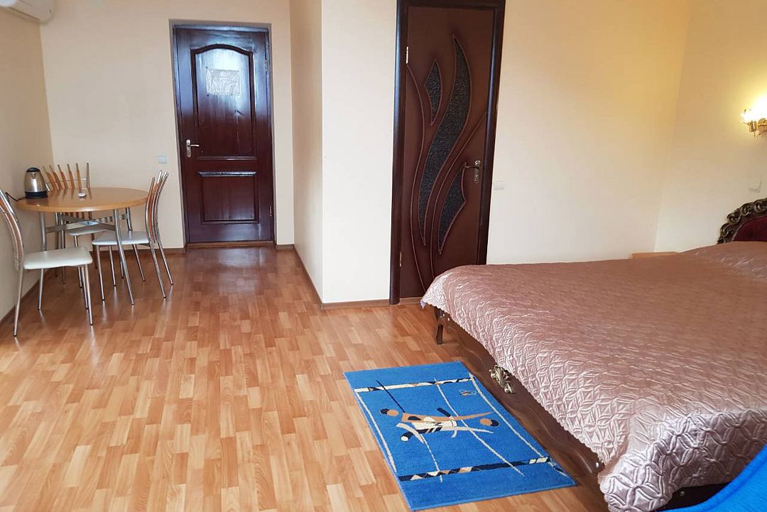 Люкс 3-местный 1-комнатный