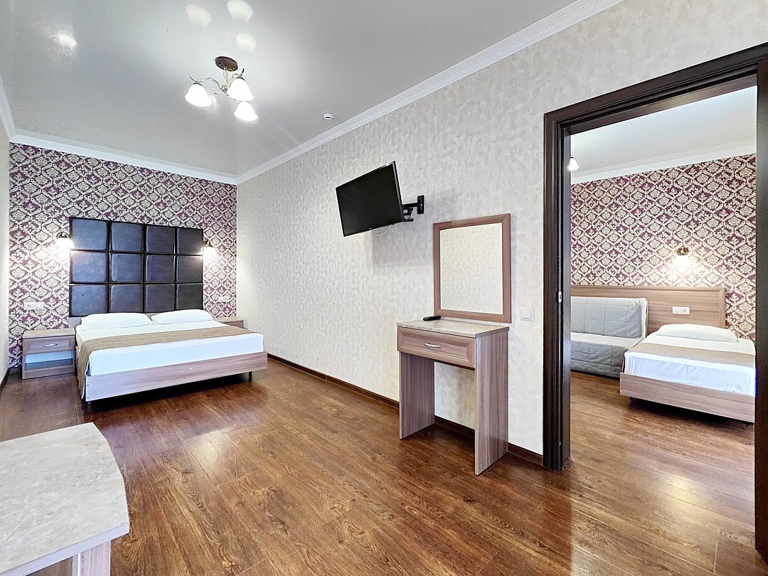 Люкс 4-местный 2-комнатный