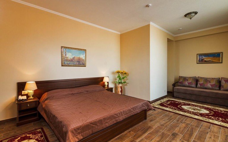 Джуниор Сюит 2-местный 2-комнатный (2 этаж)