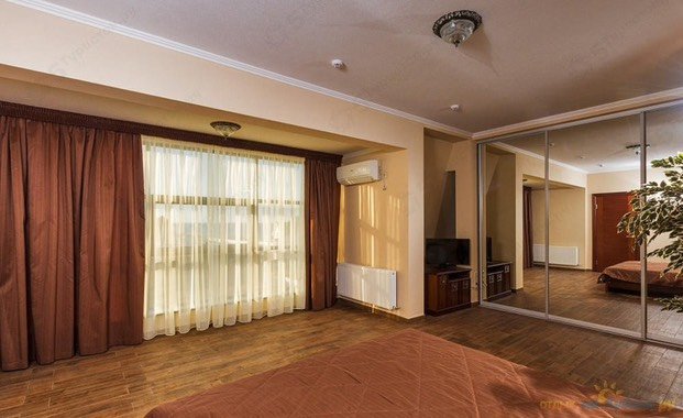 Люкс 2-местный 2-комнатный (4 этаж)