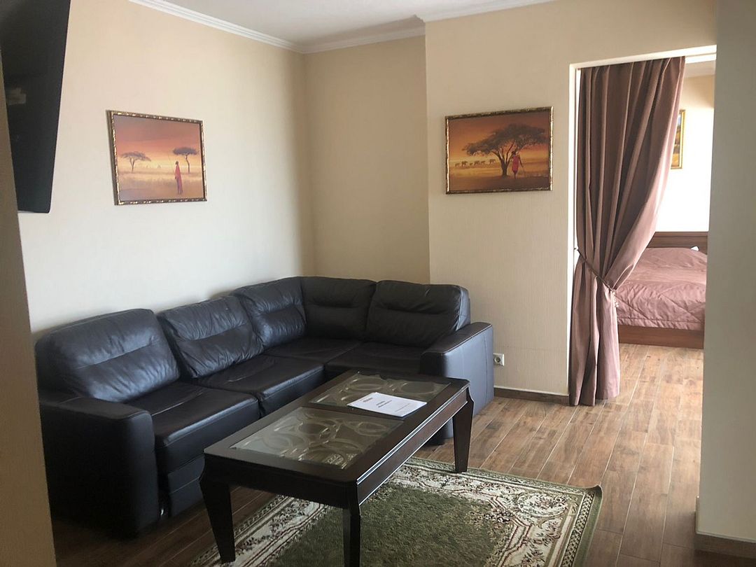 Люкс 2-местный 3-комнатный (4 этаж)