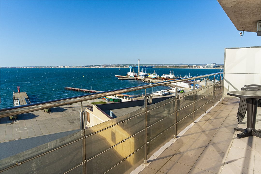 Полулюкс 4-местный 2-комнатный (вид на море)