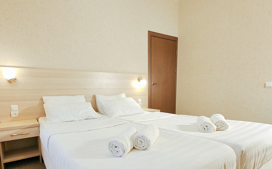 Люкс 5-местный 2-комнатный (с балконом)