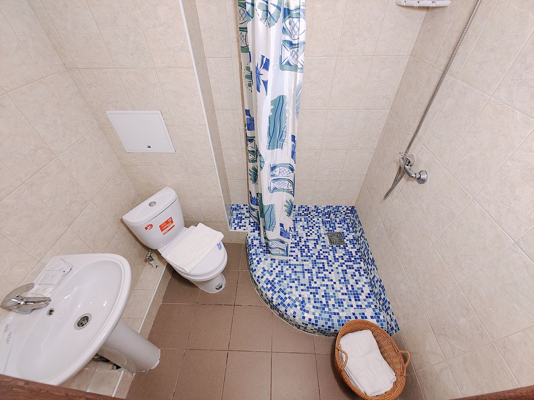 Люкс 5-местный 2-комнатный (с балконом)