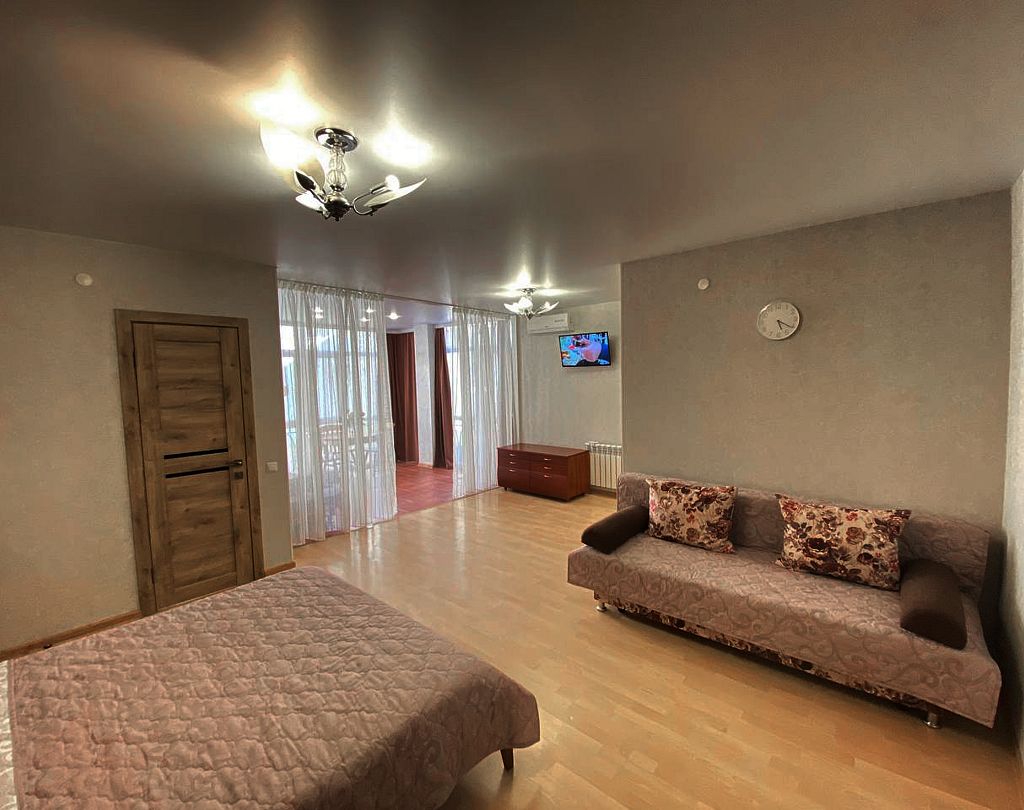 Полулюкс 6-местный 1-комнатный (вид на сад) №5