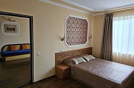 Семейный 4-местный 2-комнатный, Отель Би Хэппи, Алушта