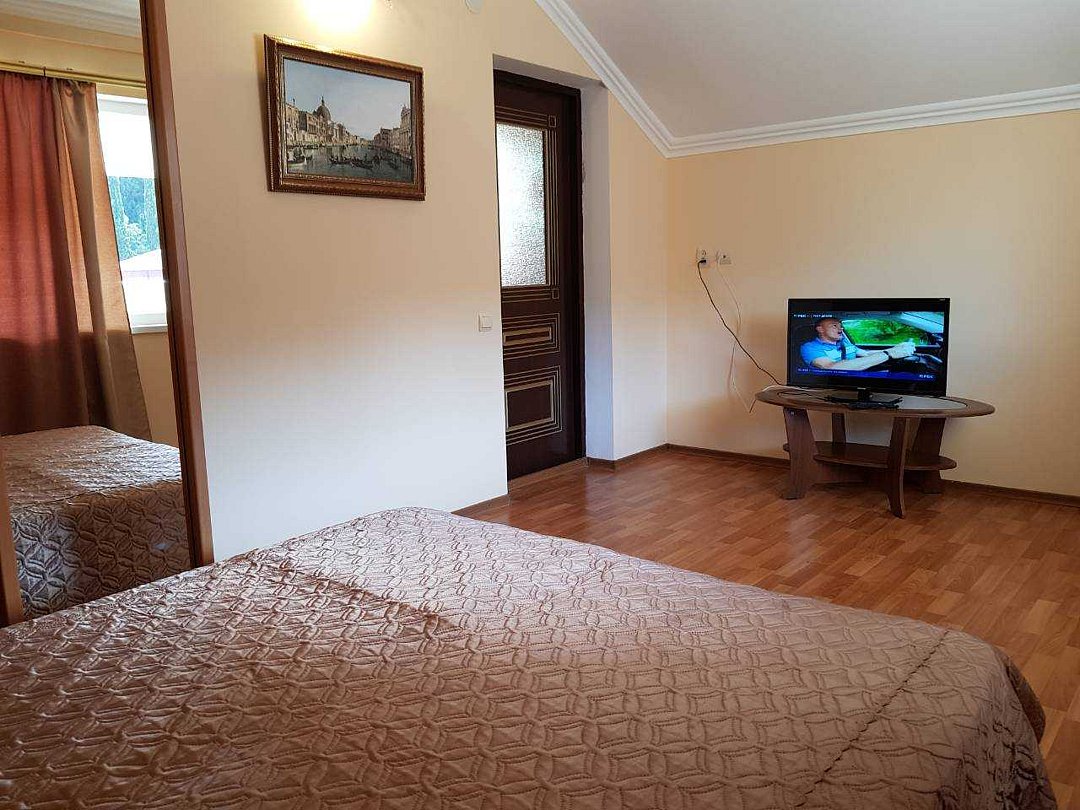 Семейный 4-местный 2-комнатный (с мини-кухней и лоджией)