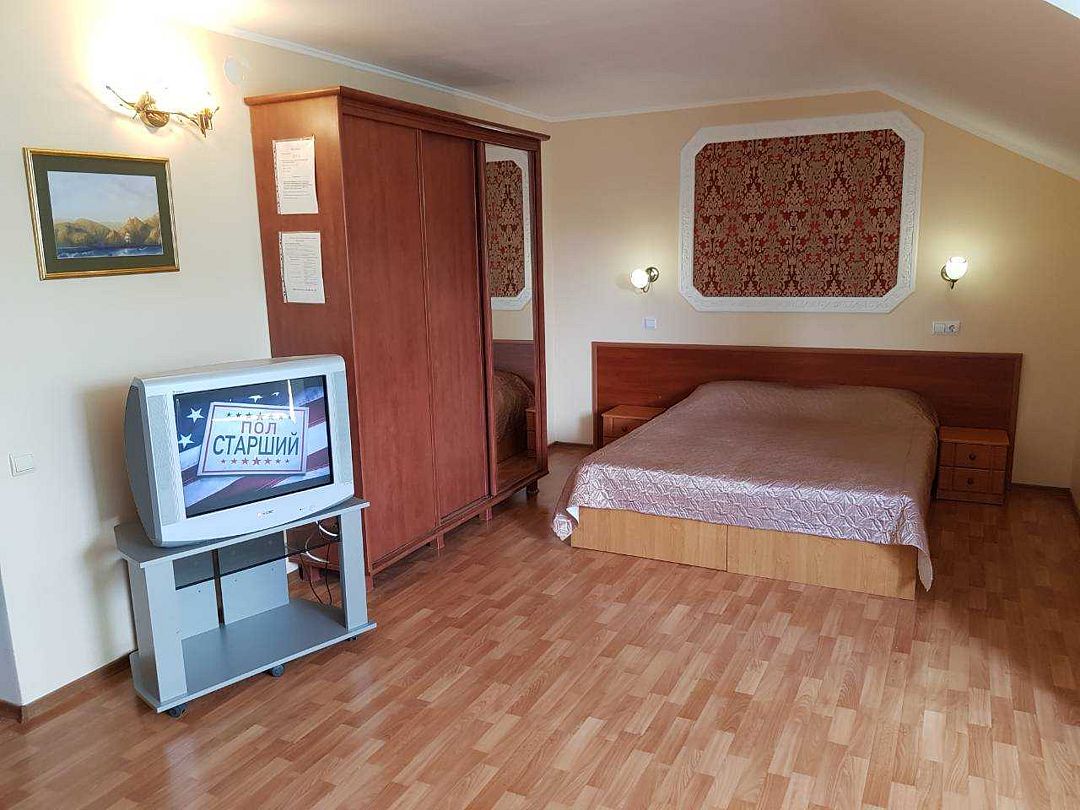 Семейный 4-местный 2-комнатный (с мини-кухней и лоджией)