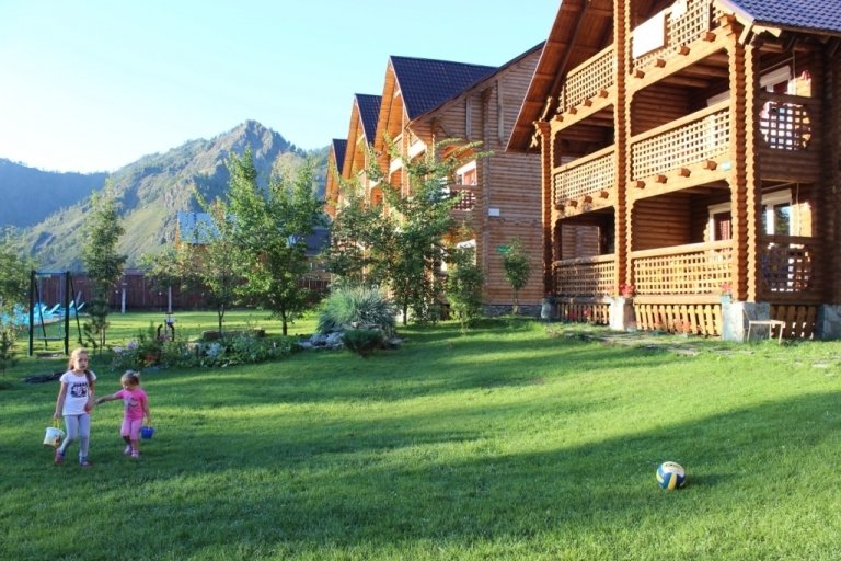 База отдыха Феникс (бывший Дом в аренду Феникс в Узнезе), Горный Алтай (Республика Алтай), село Узнезя село Аскат Чемал село Элекмонар