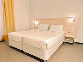 Апартаменты 4-х комнатные 8-ми местные с видом на территорию, Отель Семь Адмиралов, Витязево