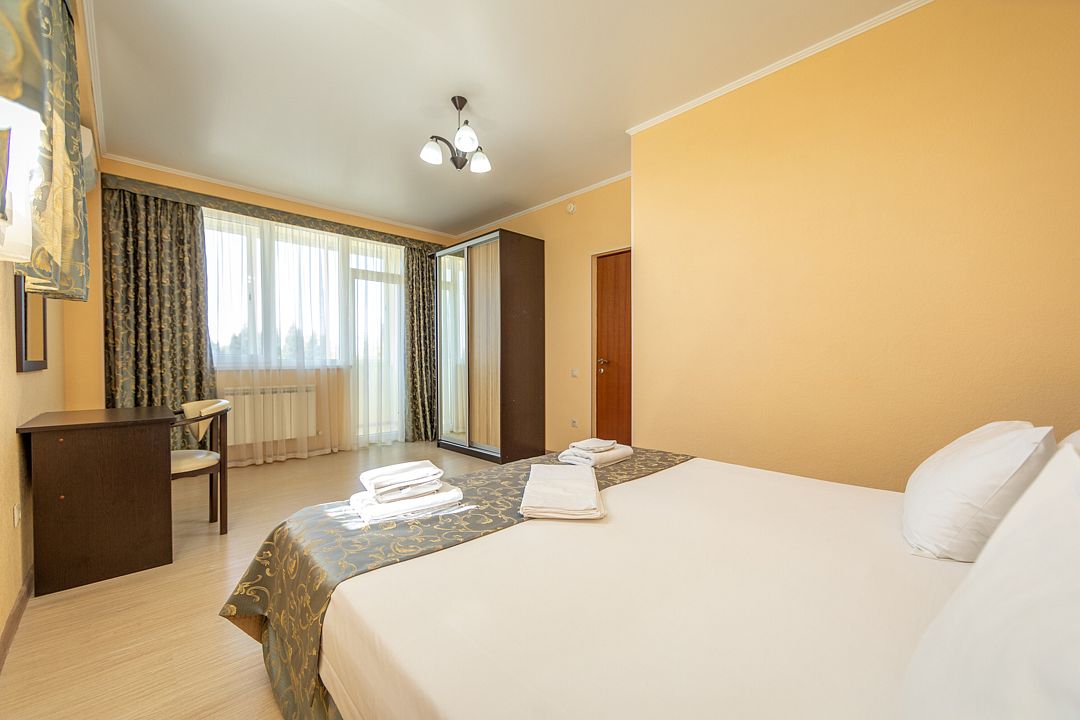 Семейный 2-местный 2-комнатный (с балконом)