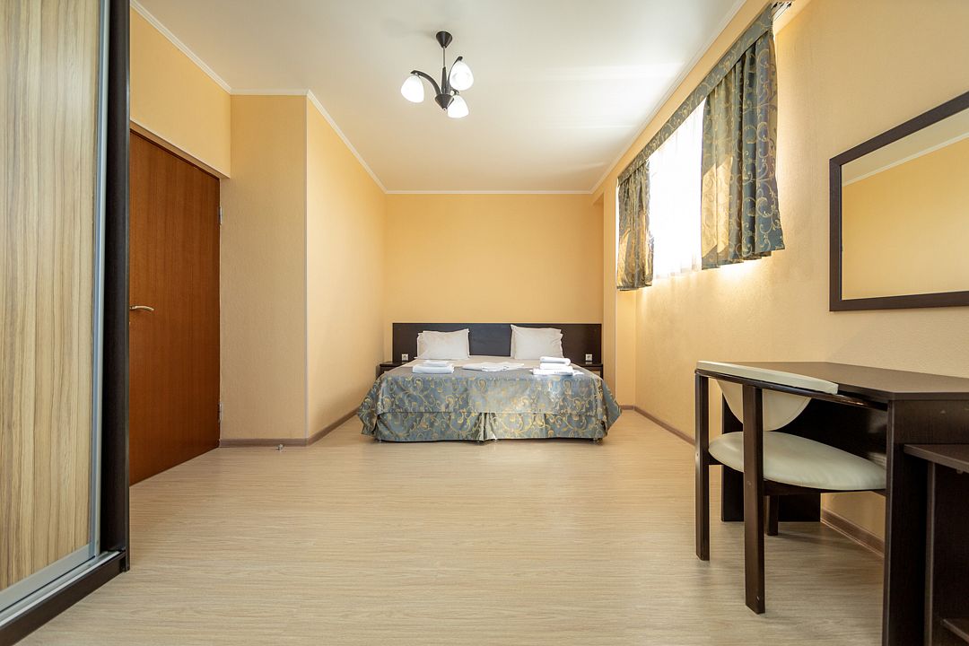 Семейный 2-местный 2-комнатный (с балконом)