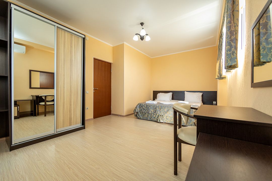 Семейный 2-местный 2-комнатный (с балконом)