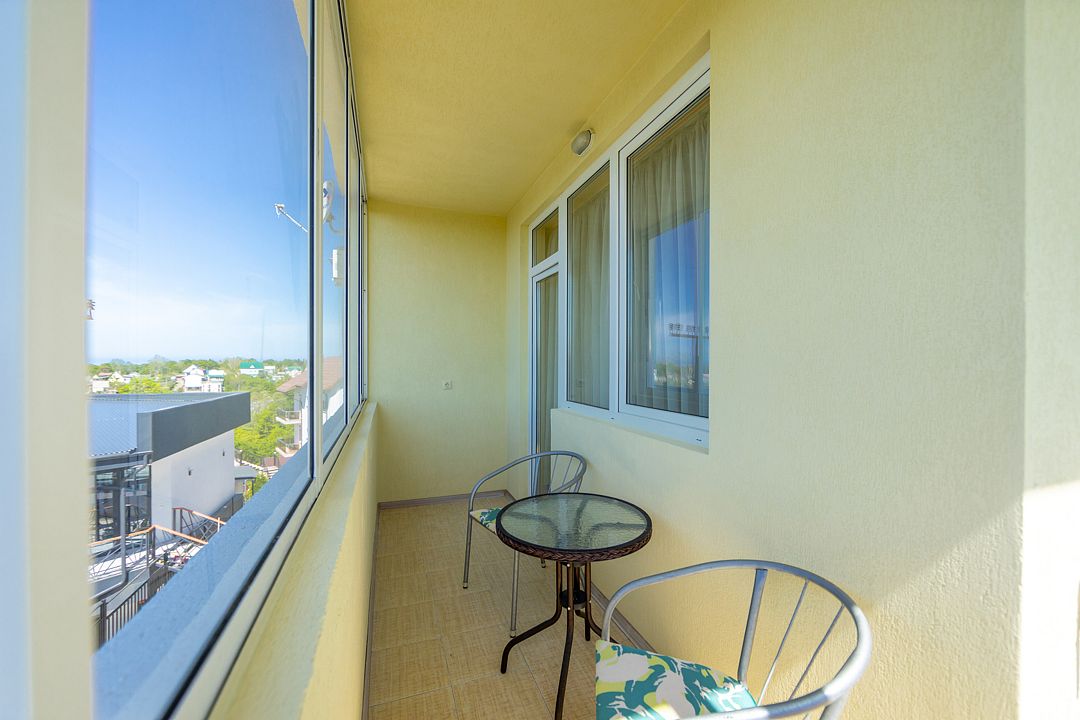 Семейный 2-местный 2-комнатный (с балконом)