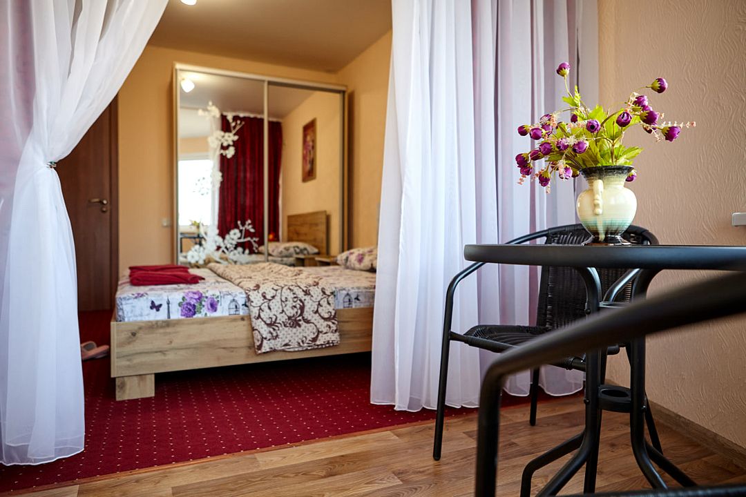 Люкс 4-местный 2-комнатный