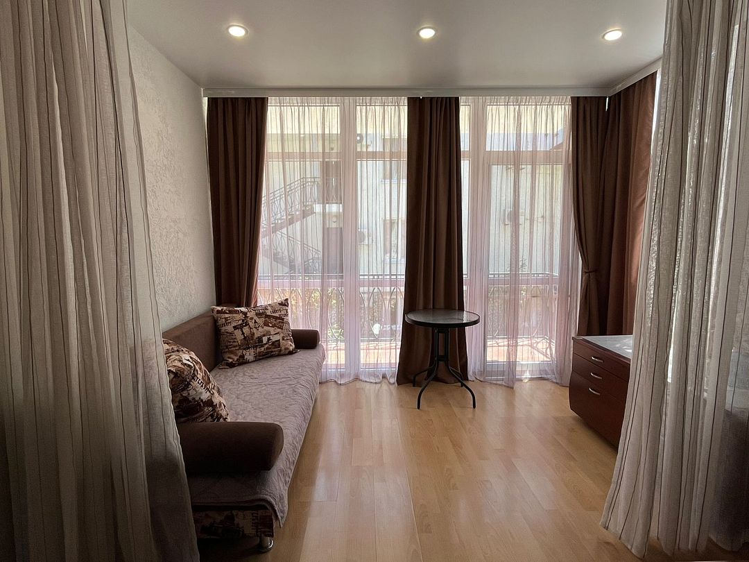 Полулюкс 6-местный 1-комнатный (вид на сад) №5