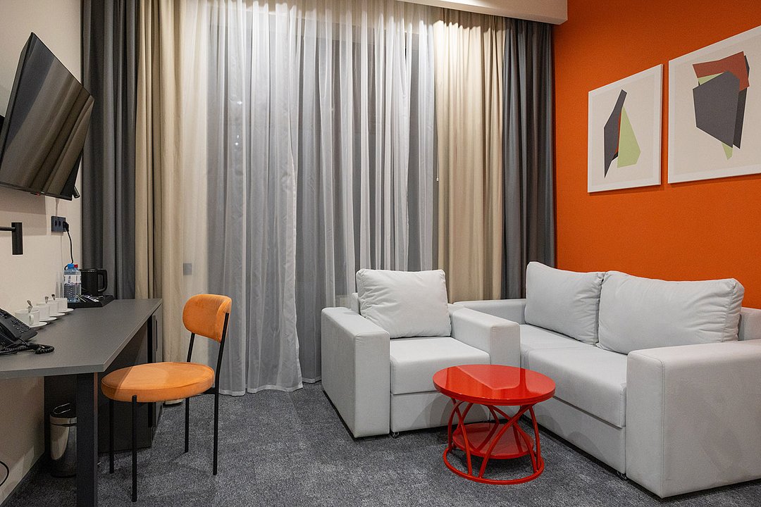 Люкс 2-местный 2-комнатный (с балконом)