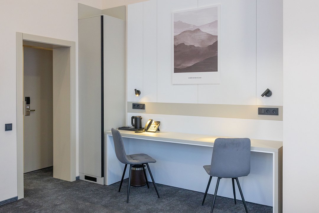 Люкс Аттик 2-местный 2-комнатный (мансардный, с террасой)