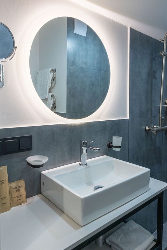 Люкс Аттик 2-местный 2-комнатный (мансардный, с террасой)