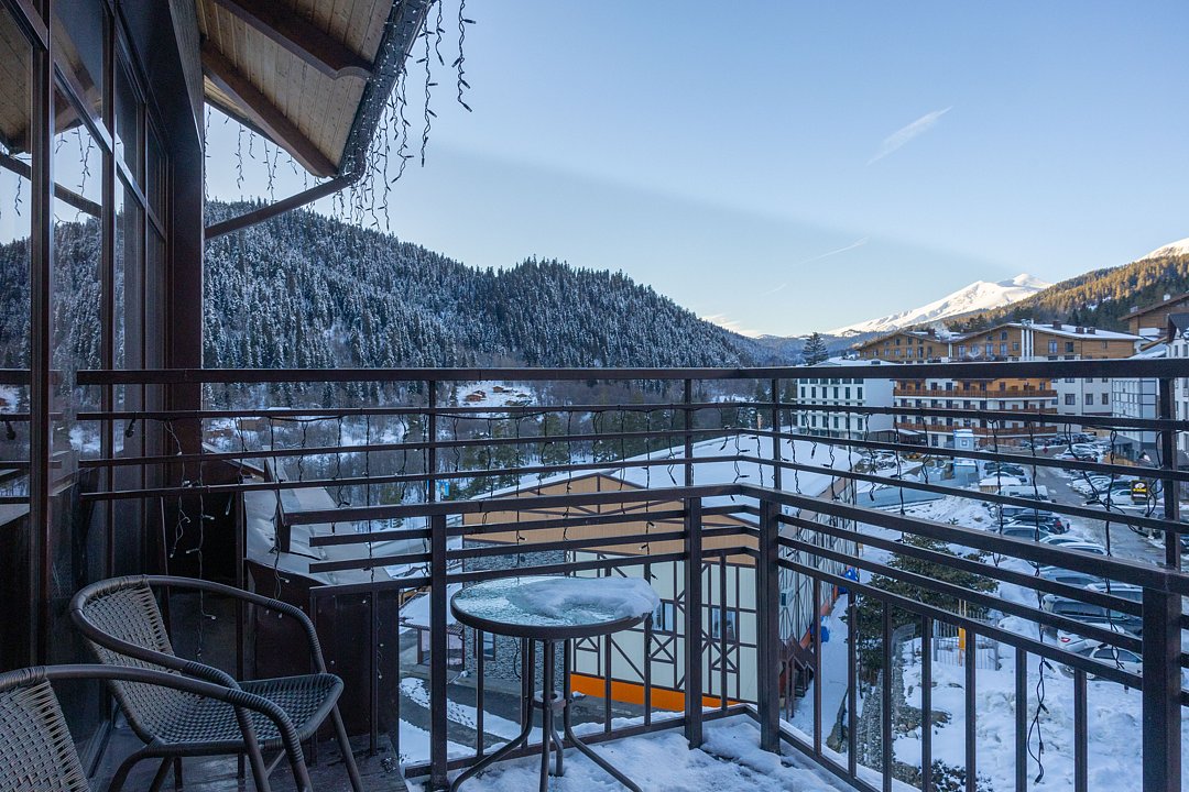 Люкс Аттик 2-местный 2-комнатный (мансардный, с террасой)