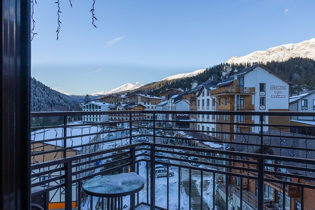 Люкс Аттик 2-местный 2-комнатный (мансардный, с террасой)