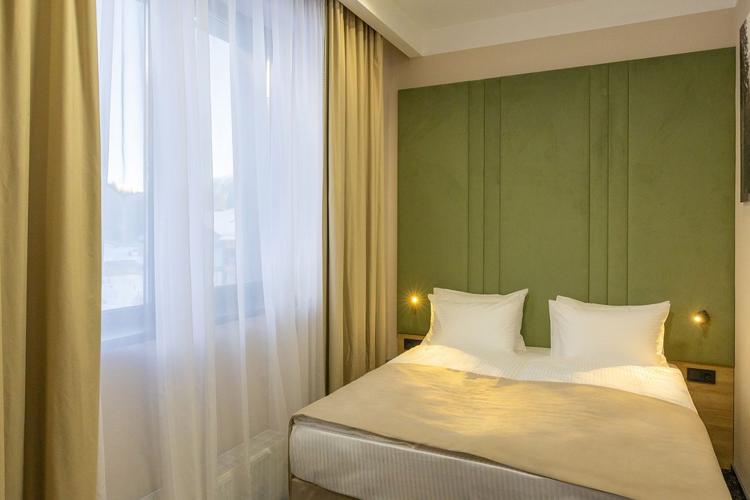 Полулюкс 2-местный 1-комнатный (с балконом)