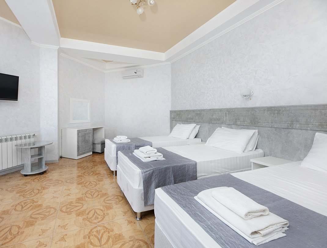 Стандартный Комфорт 3-местный (с балконом)