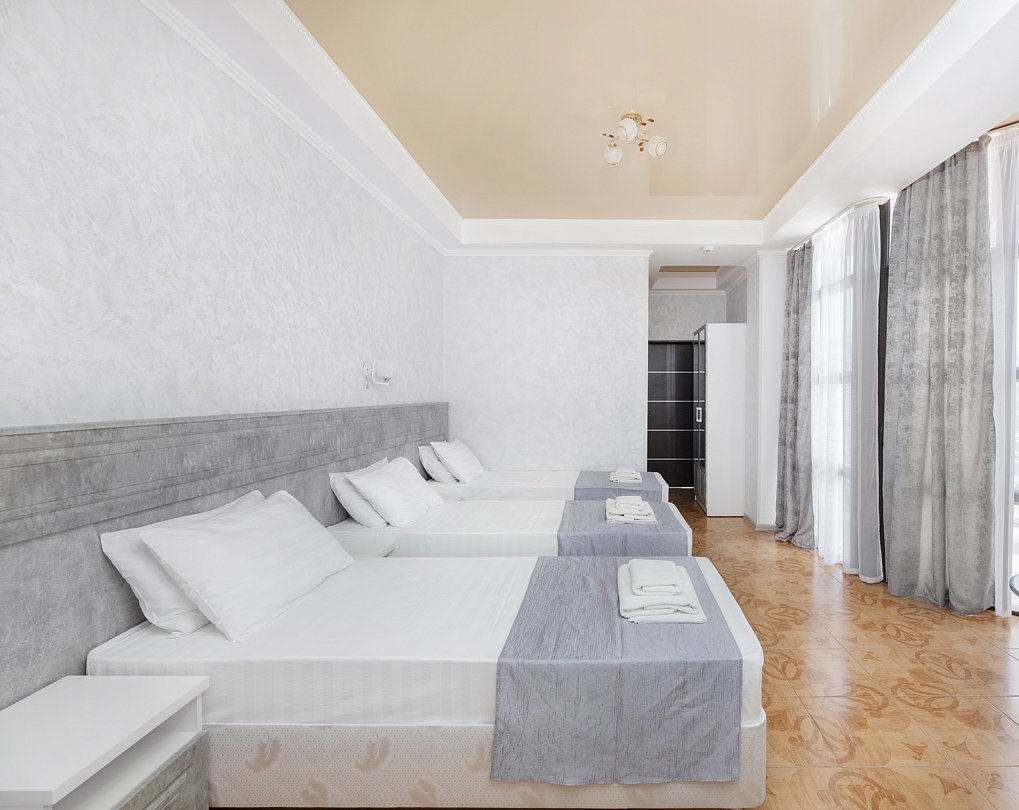 Стандартный Комфорт 3-местный (с балконом)