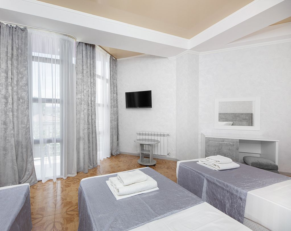 Стандартный Комфорт 3-местный (с балконом)