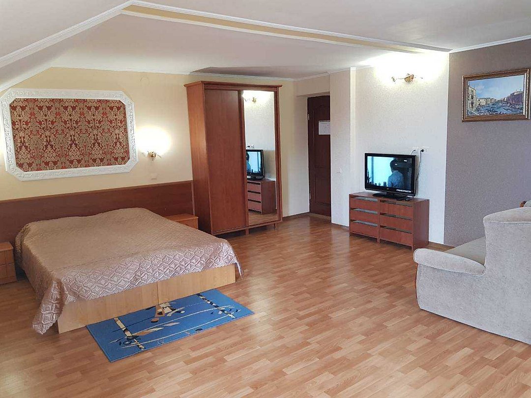 Люкс 3-местный 1-комнатный