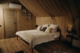 Двухместное бунгало двуспальная кровать, Глэмпинг Apparadise Glamping & Spa, Смоленская